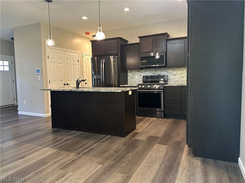 2346 Wilshire Drive, Cortland, OH 44410 Photo 11