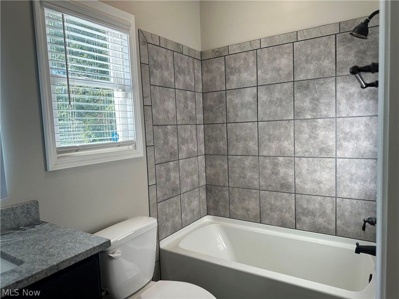 2346 Wilshire Drive, Cortland, OH 44410 Photo 18