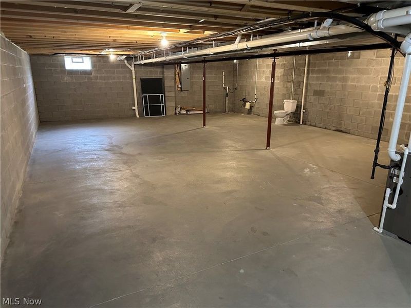 2346 Wilshire Drive, Cortland, OH 44410 Photo 30