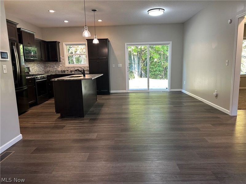 2346 Wilshire Drive, Cortland, OH 44410 Photo 7