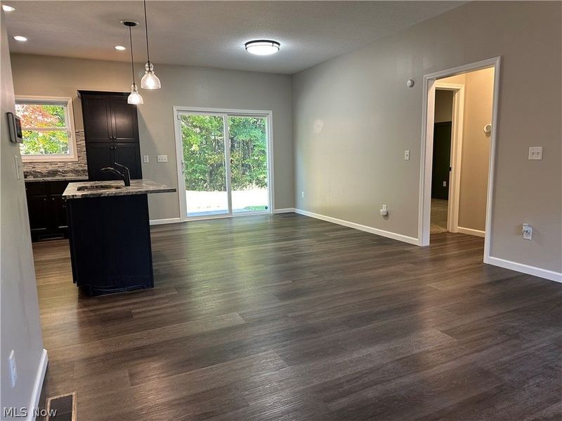 2346 Wilshire Drive, Cortland, OH 44410 Photo 9