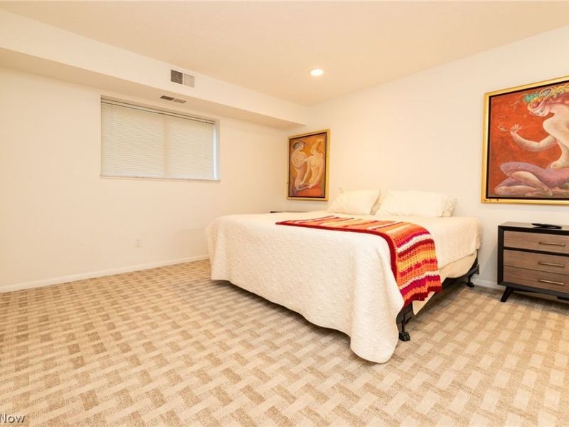 2202 Acacia Park Drive, Unit 2220, Lyndhurst, OH 44124 Photo 13