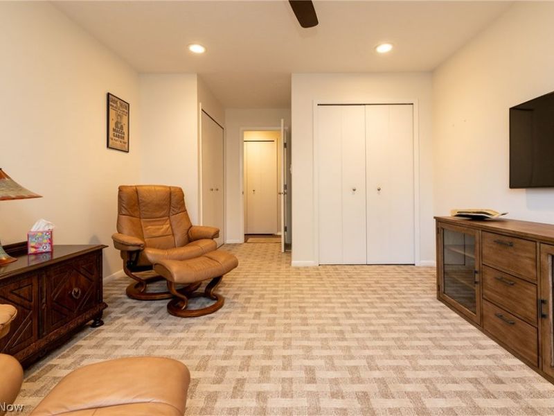2202 Acacia Park Drive, Unit 2220, Lyndhurst, OH 44124 Photo 19