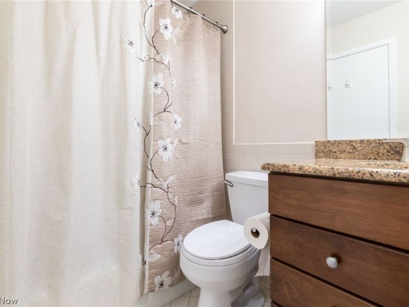 2202 Acacia Park Drive, Unit 2220, Lyndhurst, OH 44124 Photo 20