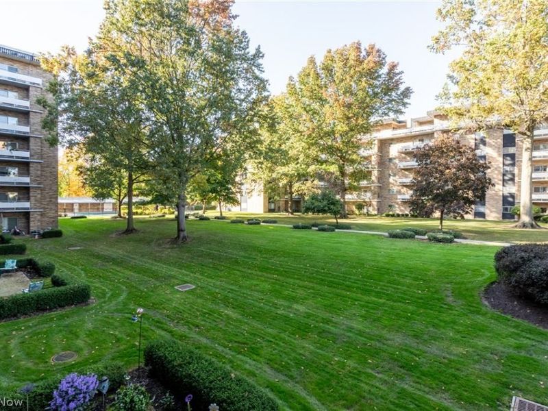 2202 Acacia Park Drive, Unit 2220, Lyndhurst, OH 44124 Photo 22