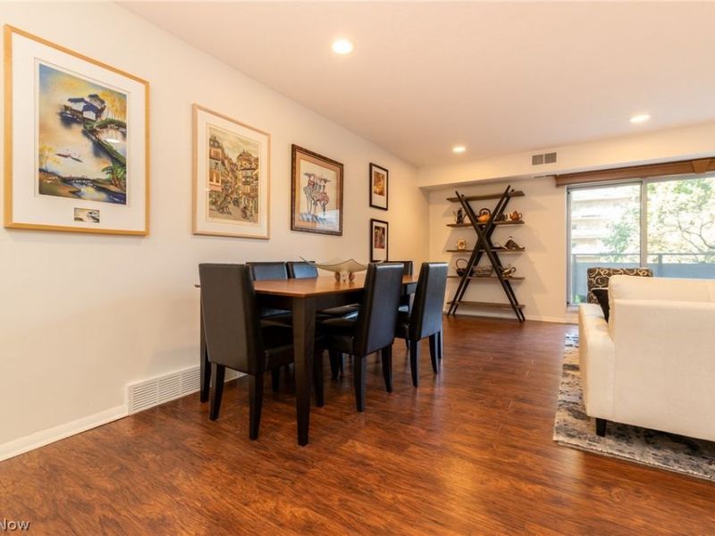 2202 Acacia Park Drive, Unit 2220, Lyndhurst, OH 44124 Photo 8