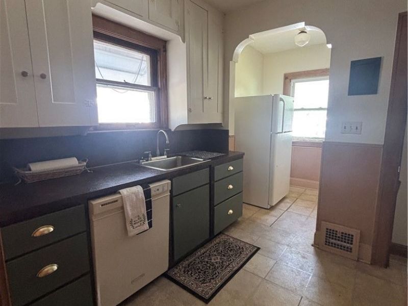 18309 Edgerton Road, Cleveland, OH 44119 Photo 10