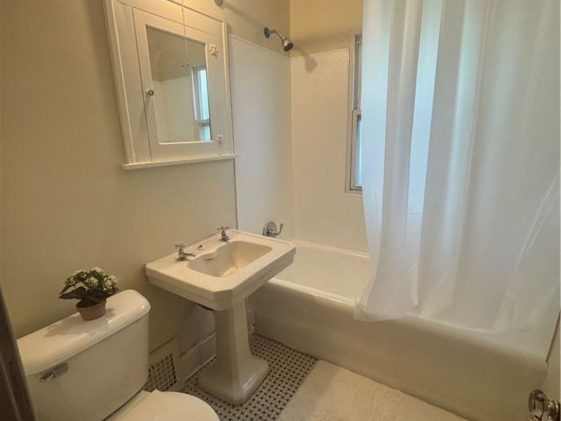 18309 Edgerton Road, Cleveland, OH 44119 Photo 7