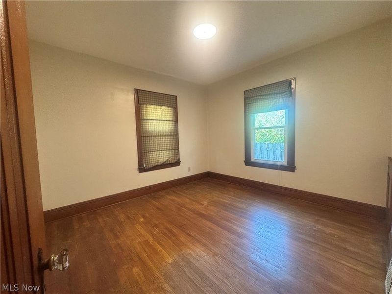 18309 Edgerton Road, Cleveland, OH 44119 Photo 8