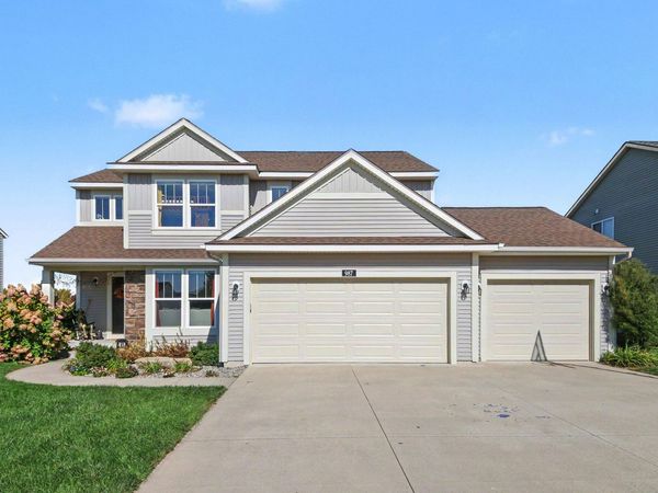 987 Dreamfield Drive SE, Byron Center, MI 49315