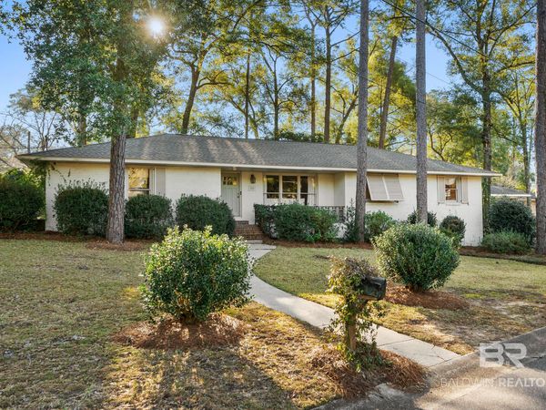 451 Ivy Circle, Fairhope, AL 36532