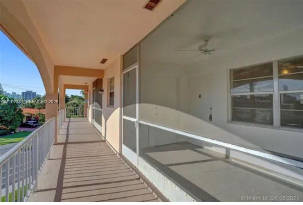 501 Blue Heron Dr , Unit 302-A, Hallandale Beach, FL 33009 Photo
