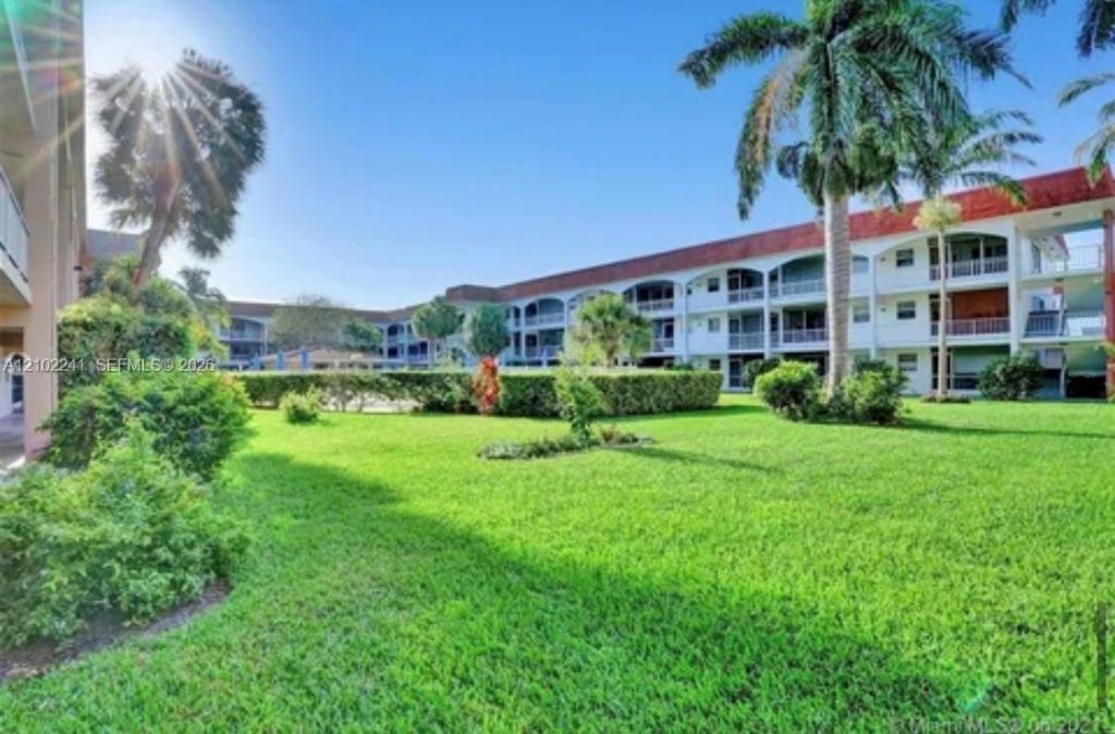 501 Blue Heron Dr , Unit 302-A, Hallandale Beach, FL 33009 Photo