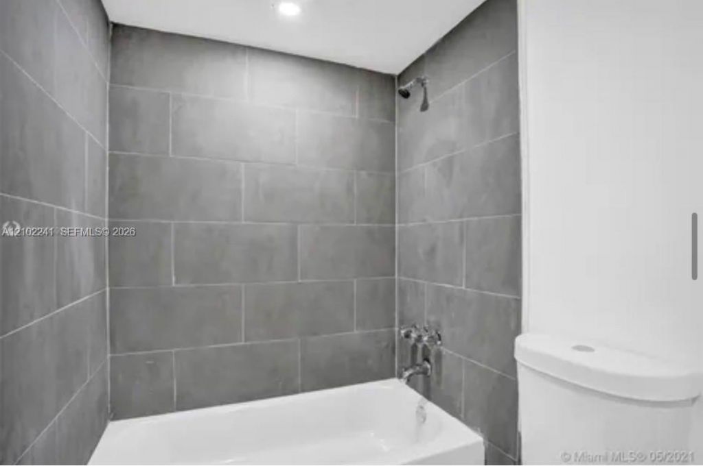 501 Blue Heron Dr , Unit 302-A, Hallandale Beach, FL 33009 Photo