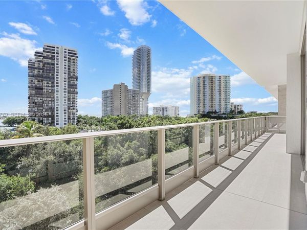2200 Brickell Ave, Unit PH02, Miami, FL 33129