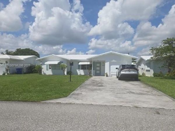 2521 E Golf Blvd , Pompano Beach, FL 33064