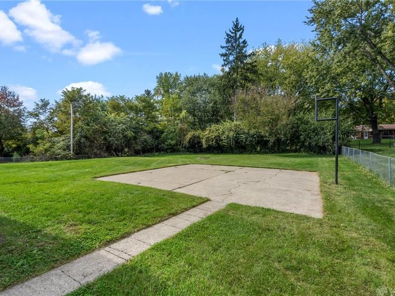 4536 Walbridge Trail, Beavercreek, OH 45430 Photo 4