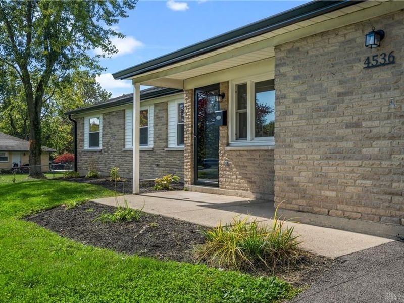 4536 Walbridge Trail, Beavercreek, OH 45430 Photo 9