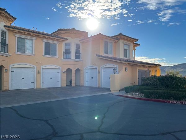 18 Via Visione , Unit 206, Henderson, NV 89011