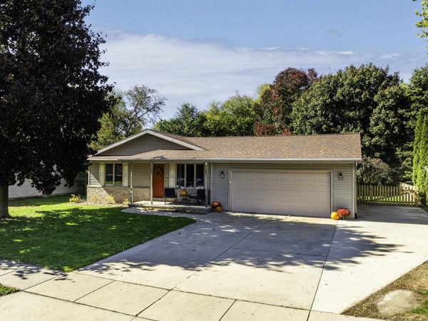 656 Hilltop Lane, Ripon, WI 54971