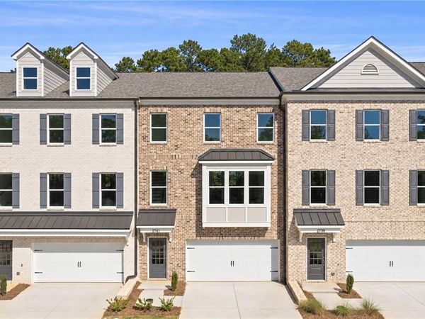 2737 Hallwood Lane , Suwanee, GA 30024