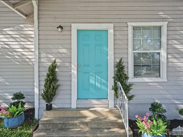 220 W Wardville Street , Cleburne, TX 76033