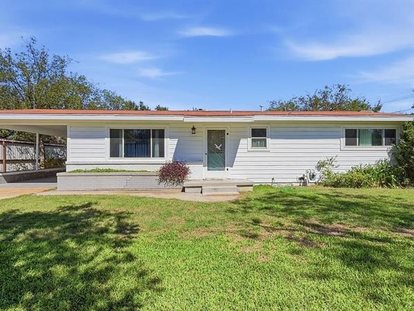 709 E Whitney Street, Hamilton, TX 76531