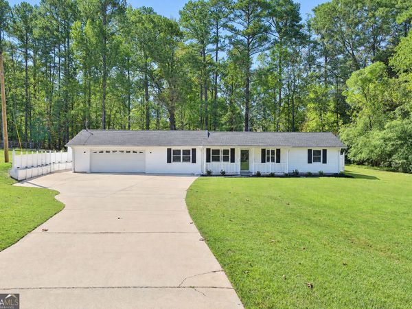 220 E Crestwood Road, Tyrone, GA 30290