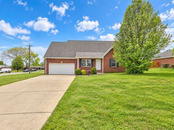 9001 Lomond Dr, Smyrna, TN 37167