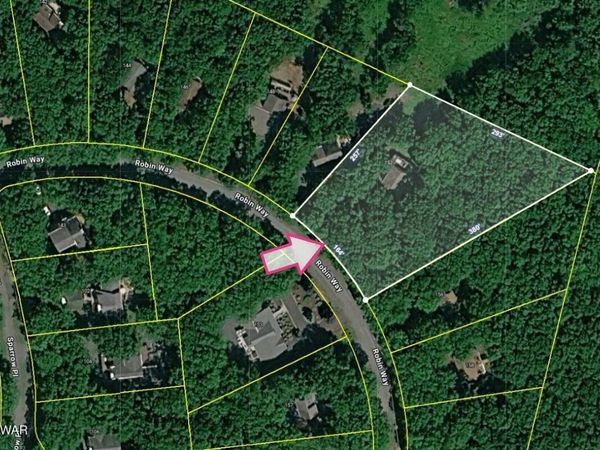 152 Robin Way , Lackawaxen, PA 18435