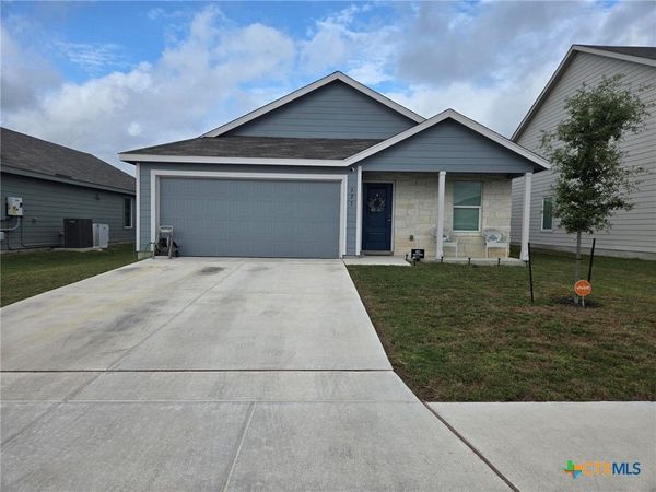 323 Alta Vista Terrace , Seguin, TX 78155