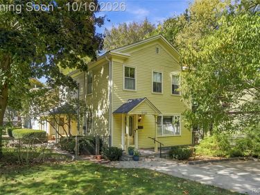 708 S Leroy Street, Fenton, Mi 48430