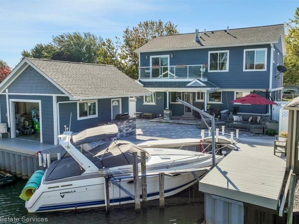 22543 E 11 Mile Road, St Clair Shores, Mi 48081