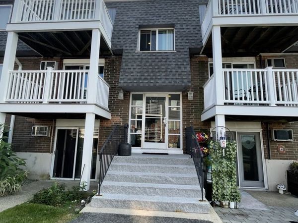145 Essex Ave, Unit 308, Gloucester, MA 01930
