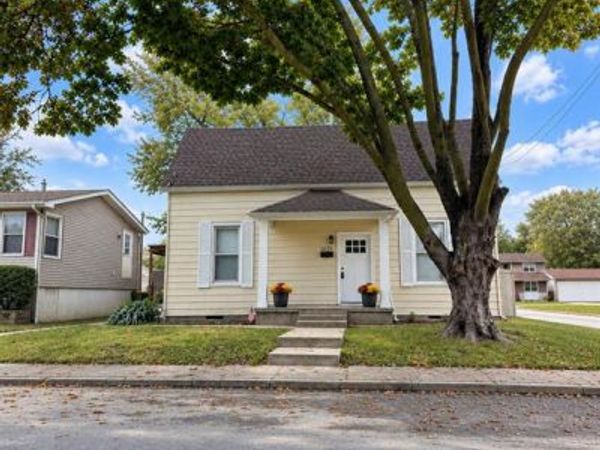 1825 N 3rd Street , St Charles, MO 63301