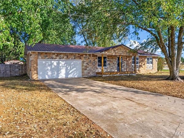 2096 HIGHLAND Street, Lebanon, MO 65536