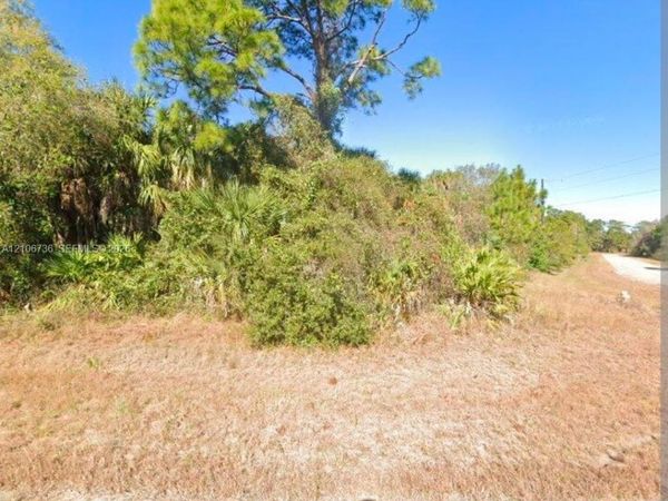 700 Shark Lane , La Belle, FL 33935