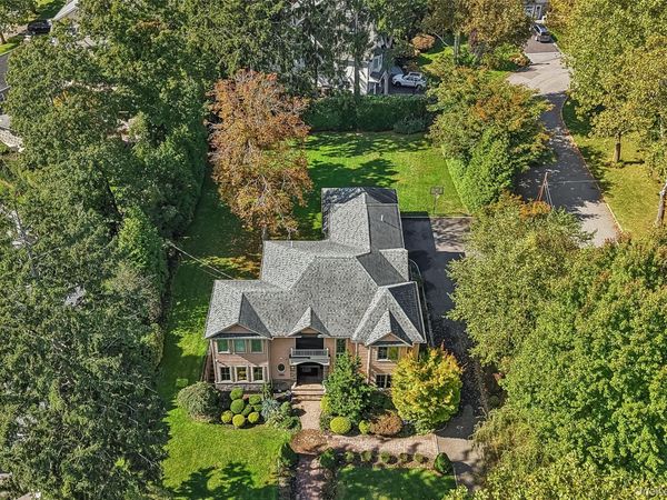 103 High Street , East Williston, NY 11596