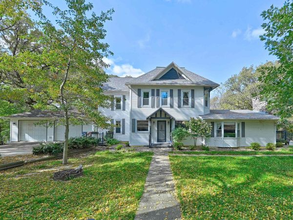 1553 385th Avenue, Estherville, IA 51334