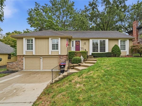 10709 W 101st Street, Overland Park, KS 66214