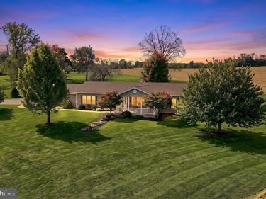 850 GEBHART ROAD, WINDSOR, PA 17366