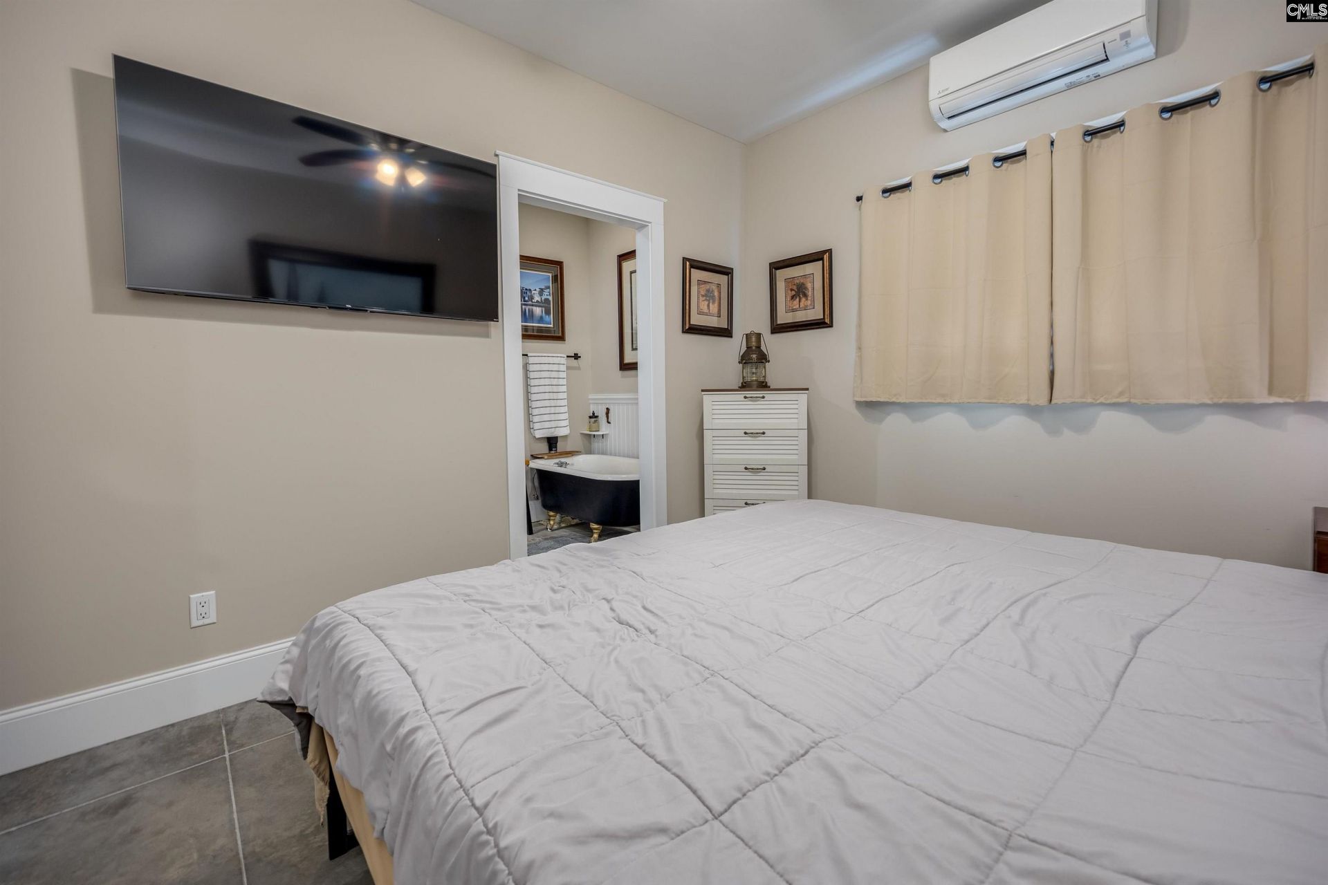 2468 N Lake Drive  Photo 24