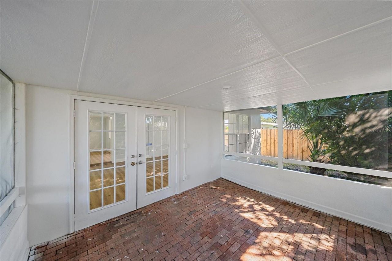 3372 Webber Street , Sarasota, FL 34239 Photo
