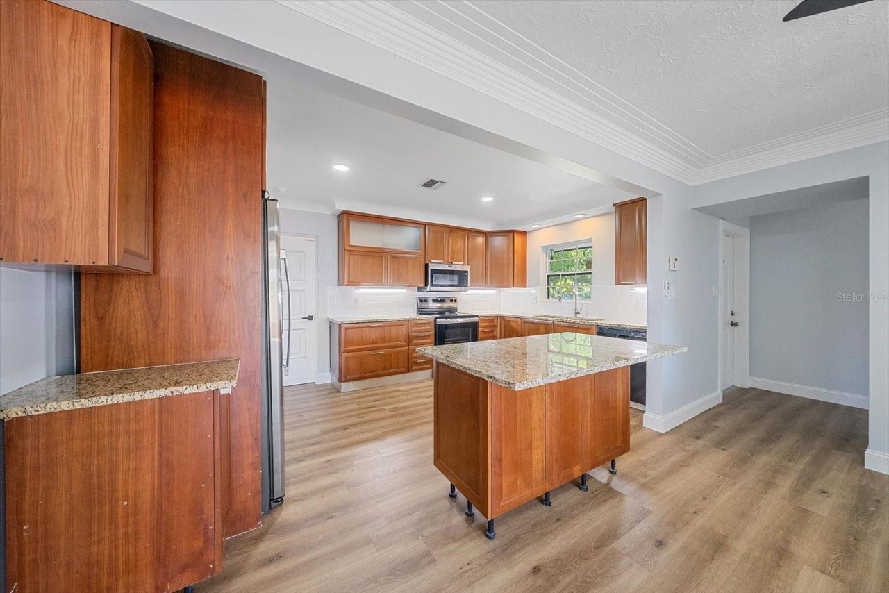 3372 Webber Street , Sarasota, FL 34239 Photo
