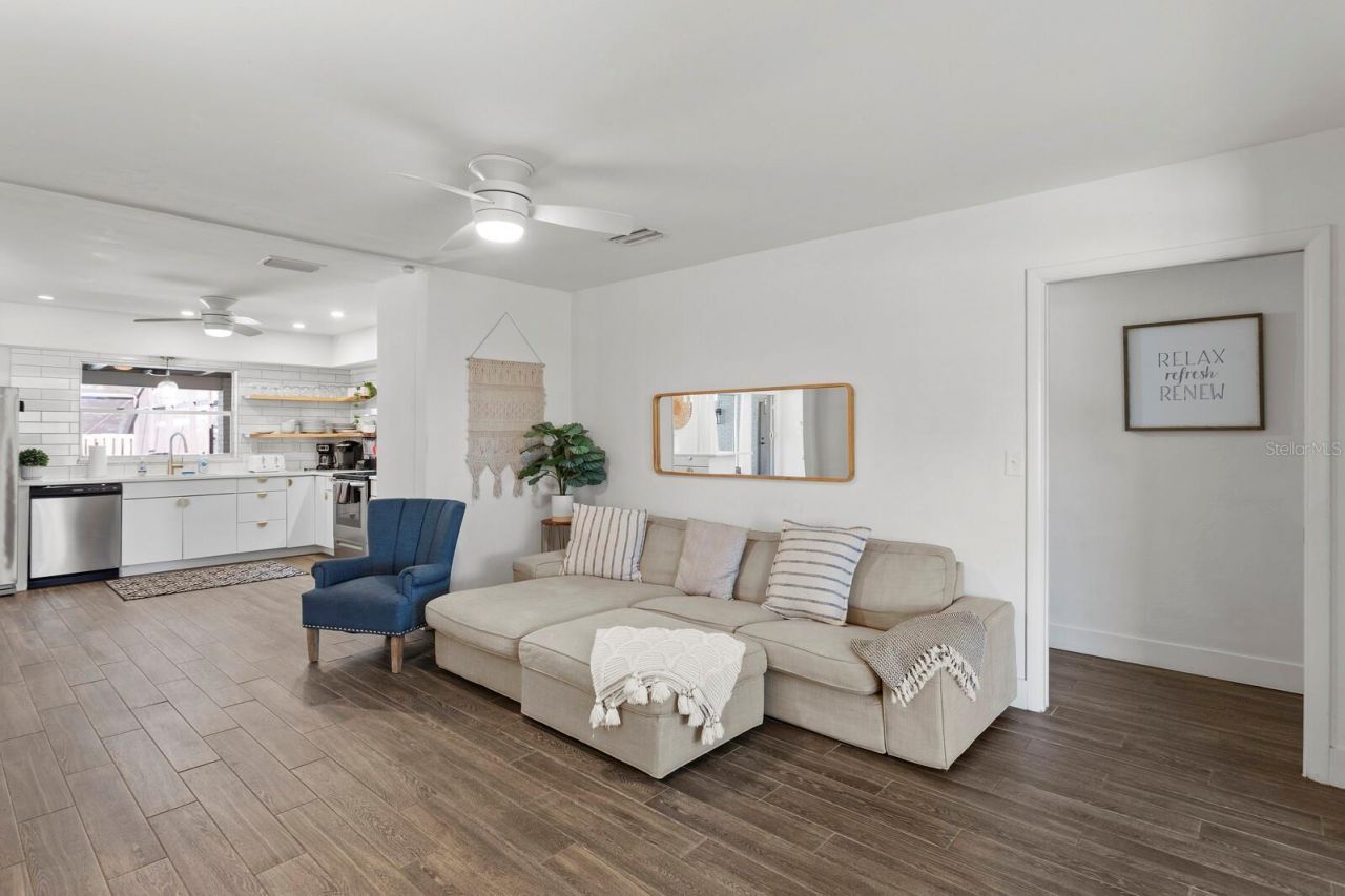 5706 8th Avenue Drive W, Bradenton, FL 34209 Photo