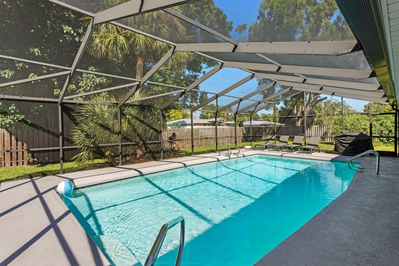 5706 8th Avenue Drive W, Bradenton, FL 34209 Photo