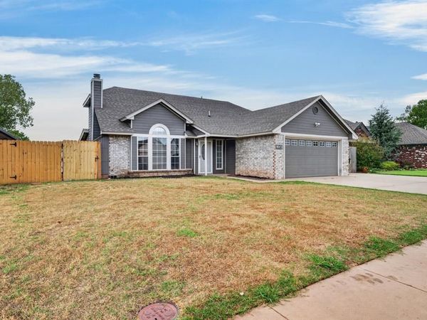 1104 NE 25th Street, Moore, OK 73160