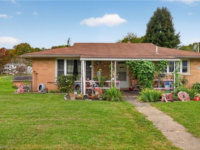 695 N Market Street, East Palestine, OH 44413 Photo 1