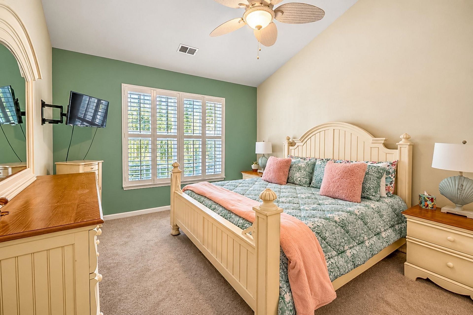297 Connemara Dr. Photo 16