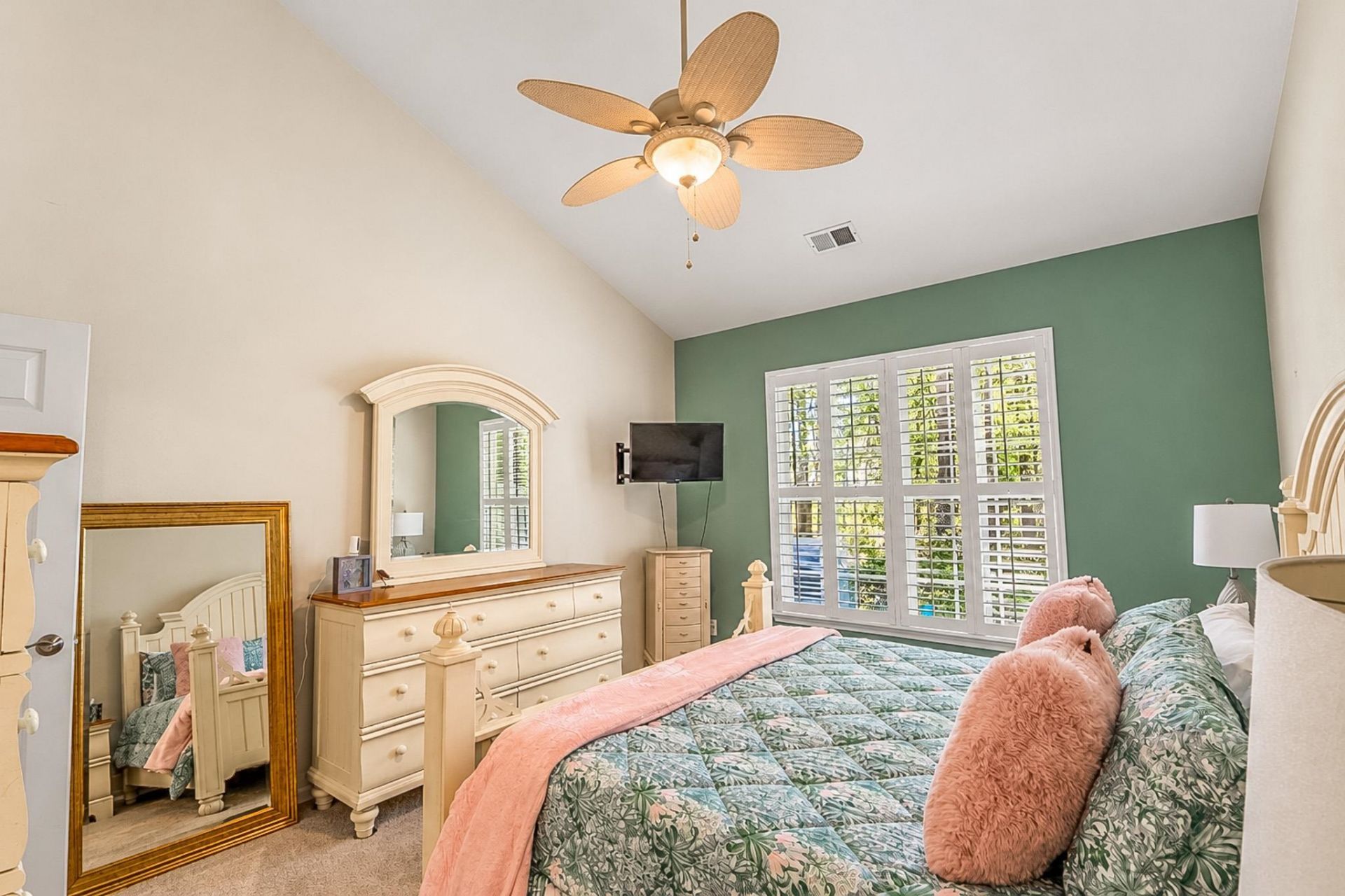 297 Connemara Dr. Photo 17